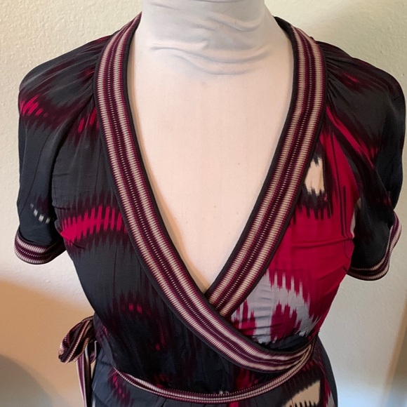 BCBGMAXAZRIA Black/Pink Multicolor Print V-Neck Wrap Blouse  Size S - Picture 3 of 5